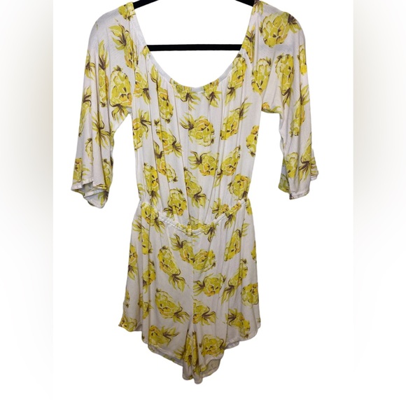*DONATING SOON* White House Black Market | Small Pineapple print swim cover up - Picture 4 of 8